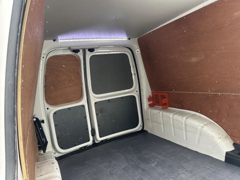 VW Caddy, снимка 9 - Автомобили и джипове - 53206618