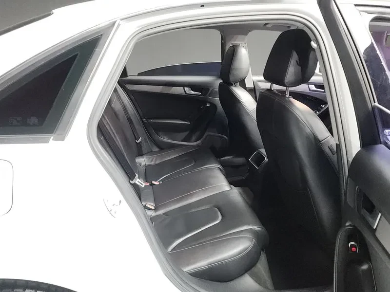 Audi A4 2.0 TFSI Quattro, снимка 12 - Автомобили и джипове - 54550870