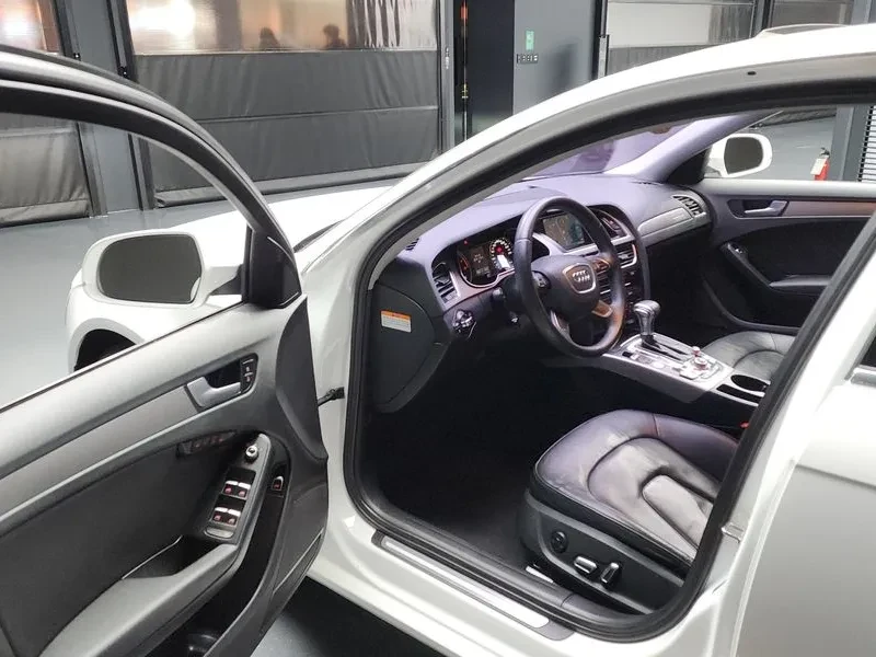 Audi A4 2.0 TFSI Quattro, снимка 10 - Автомобили и джипове - 54550870