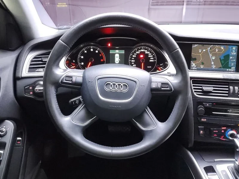 Audi A4 2.0 TFSI Quattro, снимка 13 - Автомобили и джипове - 54550870