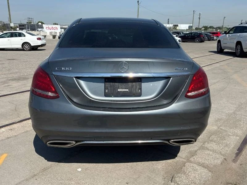 Mercedes-Benz C 300 * 4MATIC * PANO * 360 * 2 КЛЮЧА * АВТОКРЕДИТ, снимка 4 - Автомобили и джипове - 54812740