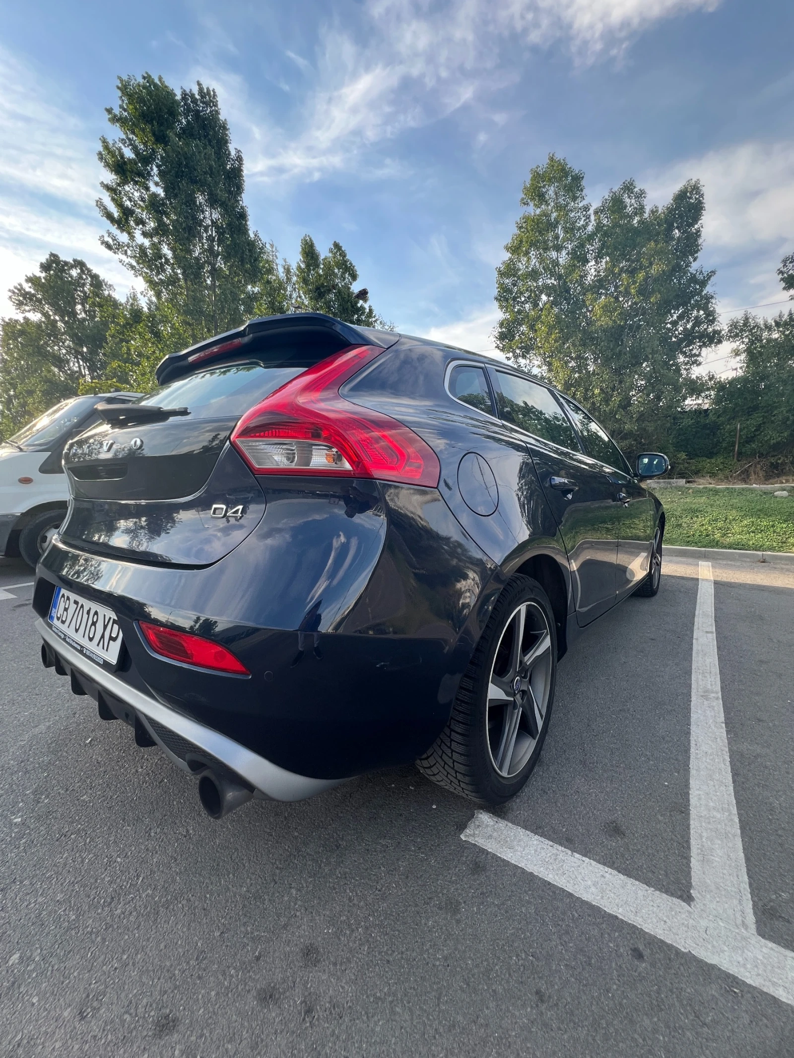 Volvo V40 D4 R-Design | Mobile.bg — изображение 1
