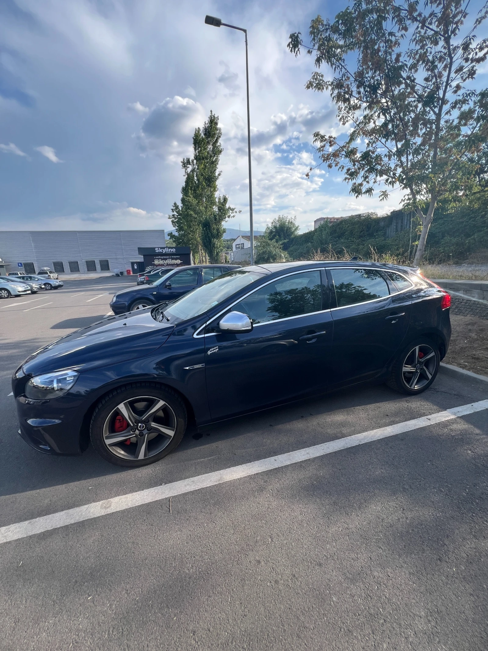 Volvo V40 D4 R-Design - изображение 5