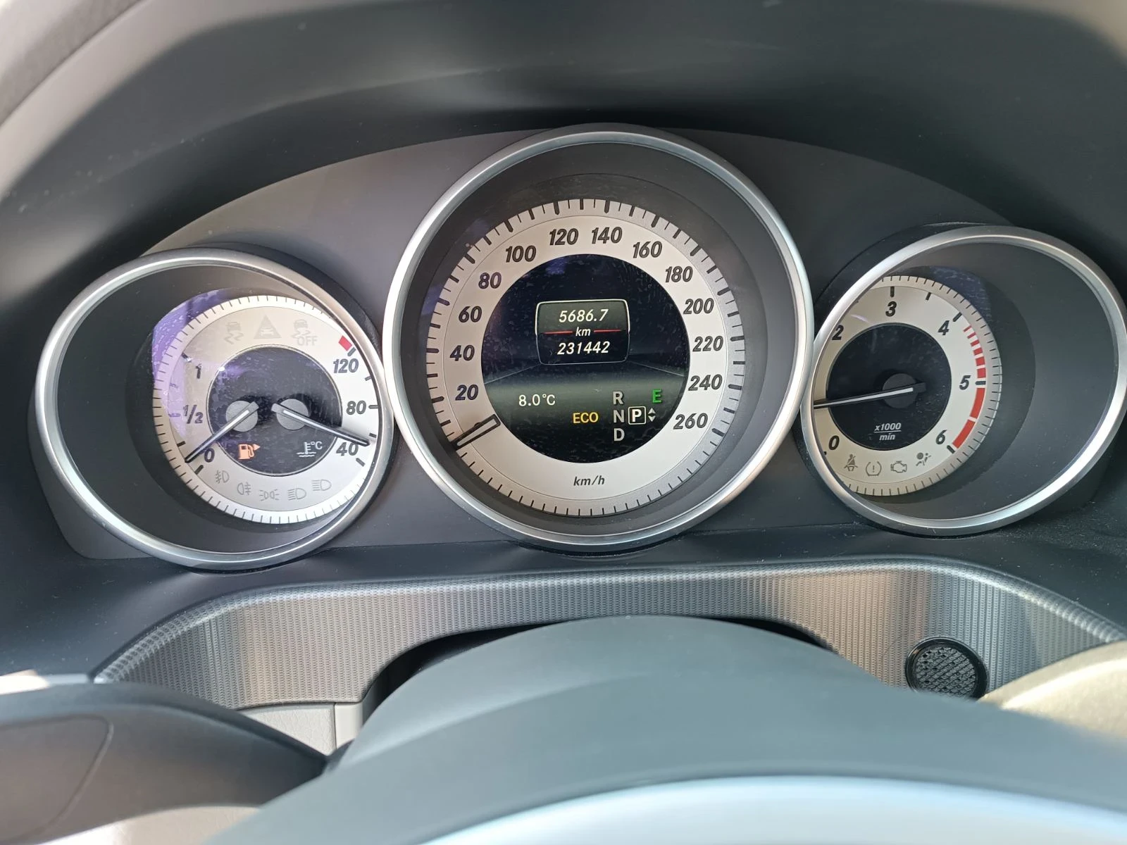 Mercedes-Benz E 250 4 MATIC АВТОМАТИК АВТОПИЛОТ ПАРКТРОНИК  | Mobile.bg — изображение 11