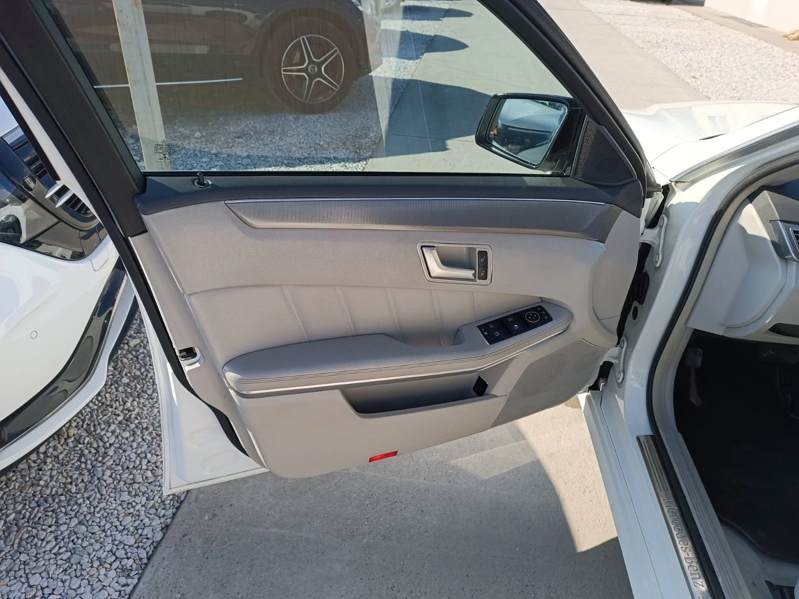 Mercedes-Benz E 250 4 MATIC АВТОМАТИК АВТОПИЛОТ ПАРКТРОНИК  | Mobile.bg — изображение 12