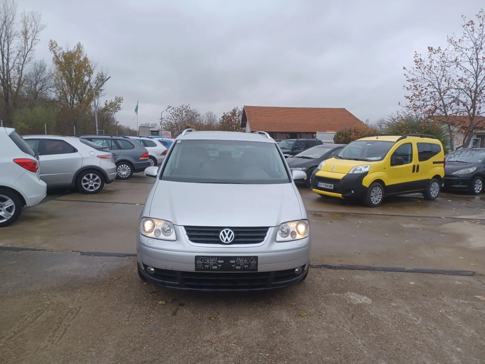 VW Touran 2.0TDi DSG, Xenon, Navi+  - [1] 