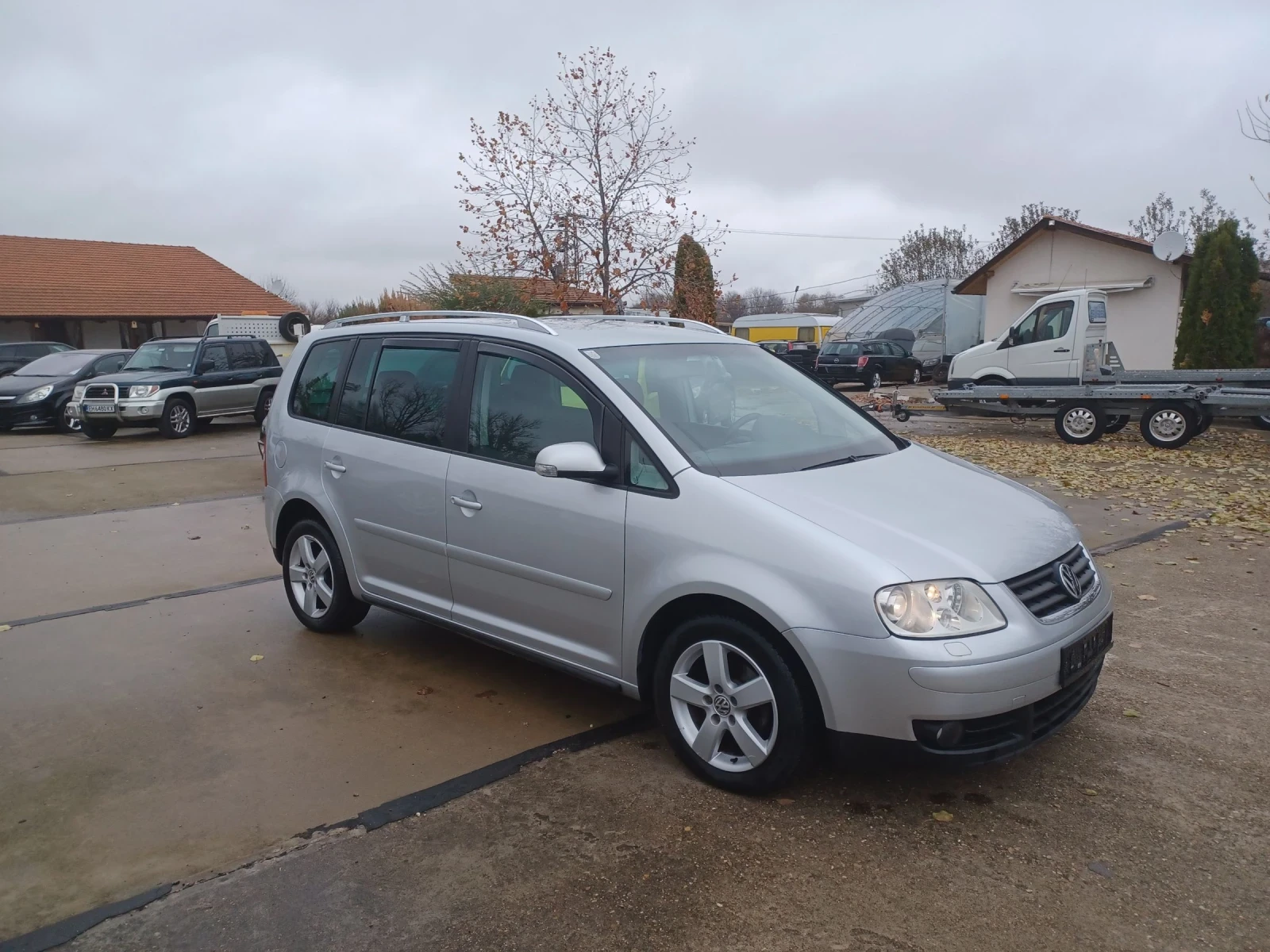 VW Touran 2.0TDi DSG, Xenon, Navi+  - изображение 7