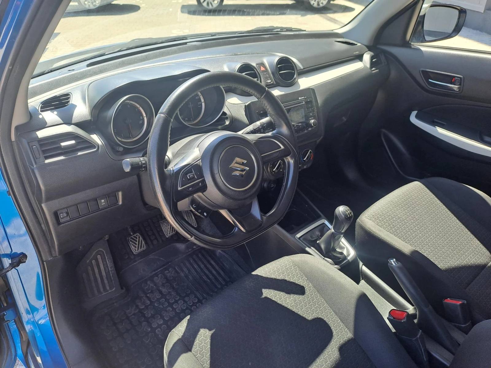 Suzuki Swift 1.2 GL Dual Jet - изображение 10