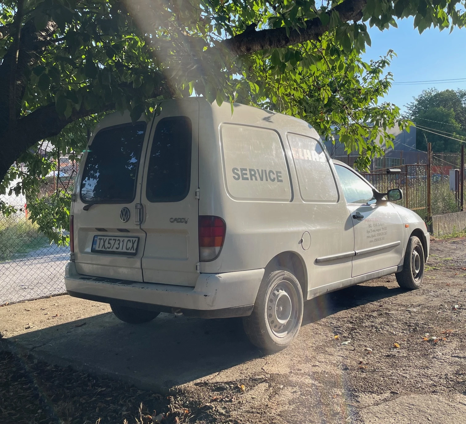 VW Caddy 1.9 - изображение 2
