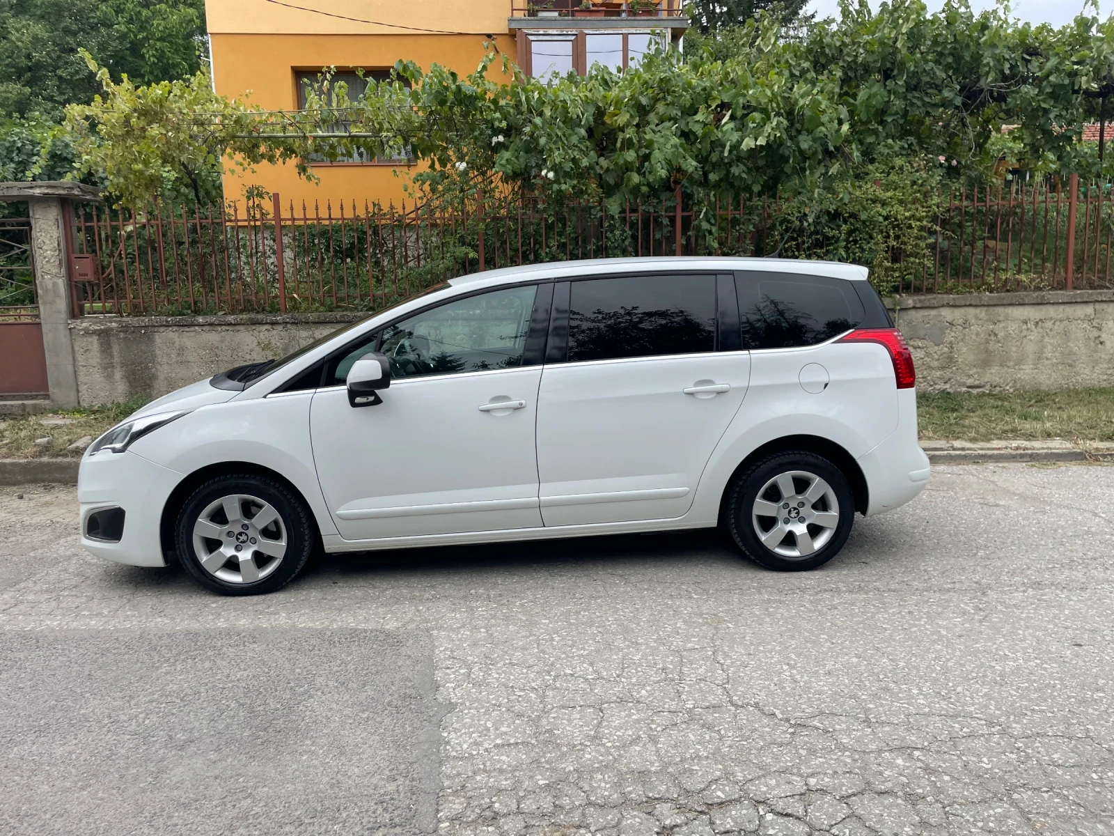 Peugeot 5008 1.6 bluehdi - изображение 2