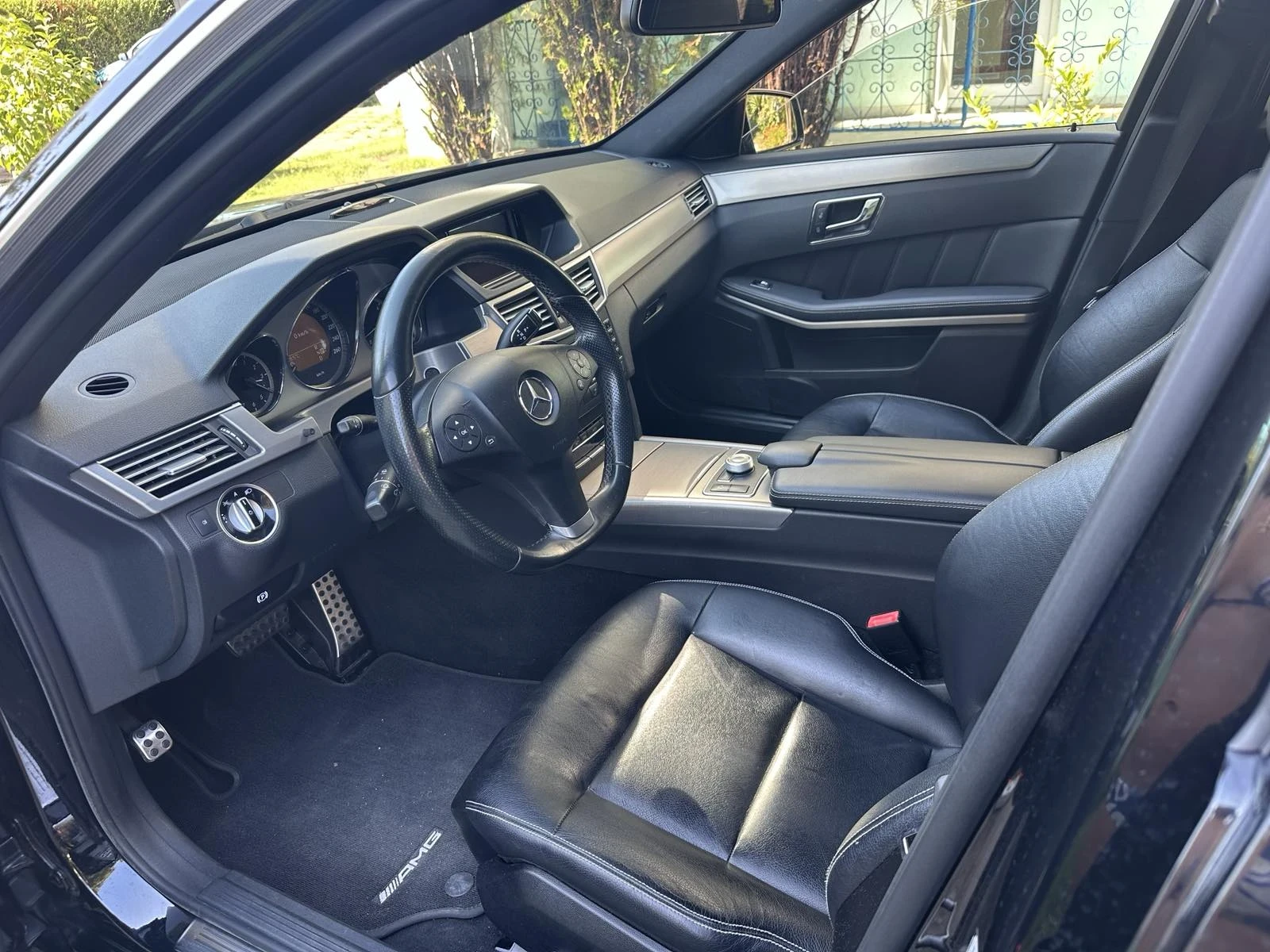 Mercedes-Benz E 350  - изображение 8