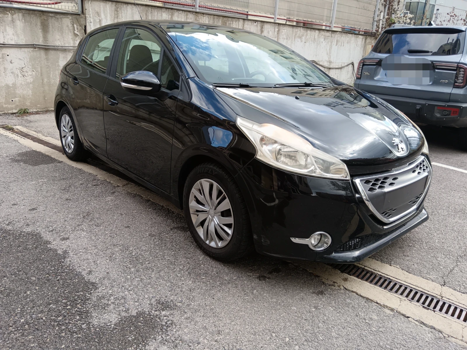 Peugeot 208 1.4 e-Hdi автоматик  | Mobile.bg — изображение 1