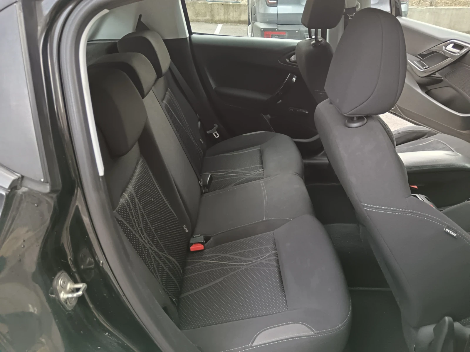 Peugeot 208 1.4 e-Hdi автоматик  | Mobile.bg — изображение 11