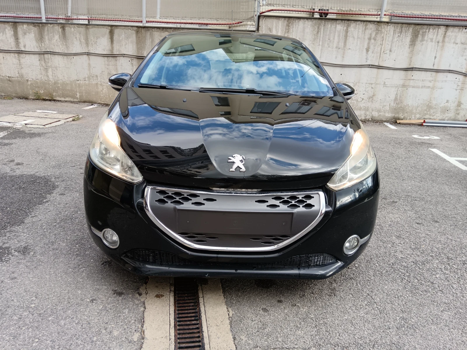 Peugeot 208 1.4 e-Hdi автоматик  - изображение 8