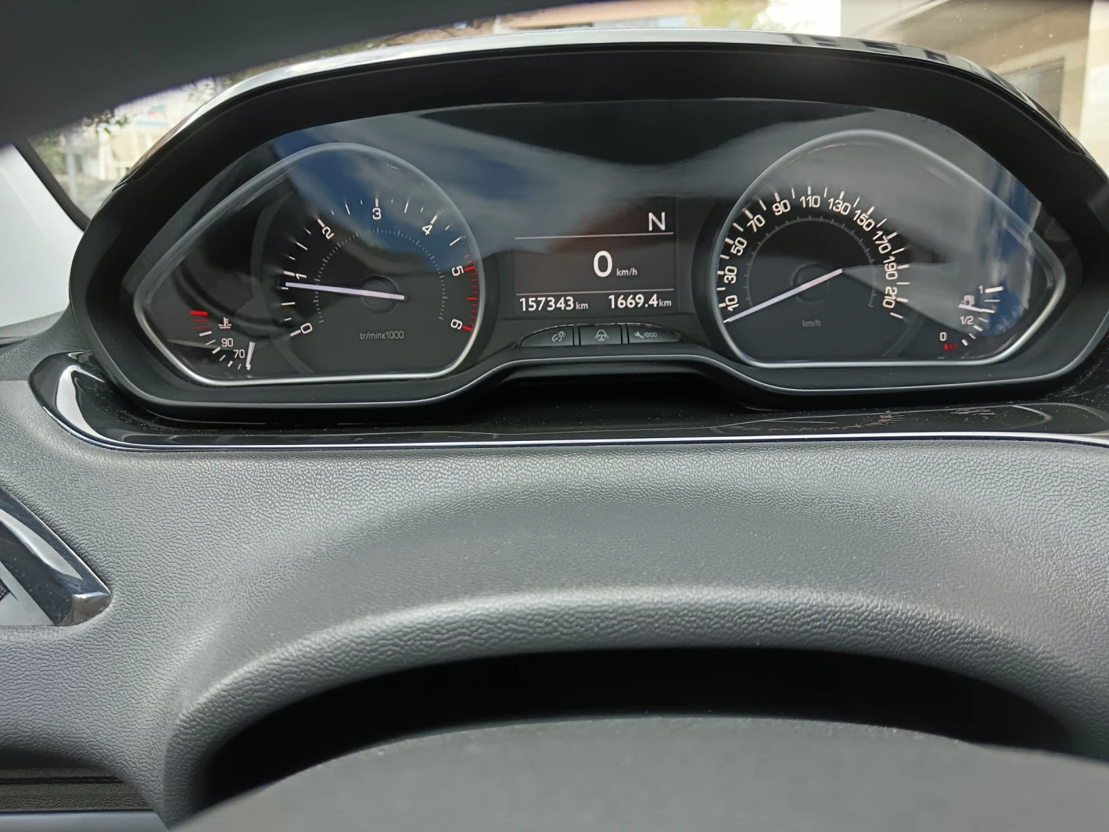 Peugeot 208 1.4 e-Hdi автоматик  | Mobile.bg — изображение 12