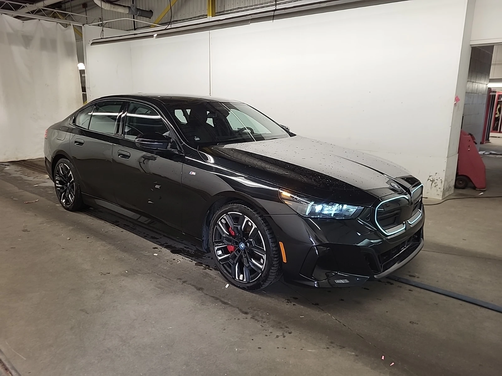 BMW i5 M60 * CARFAX * ЦЕНА ДО БЪЛГАРИЯ - изображение 2