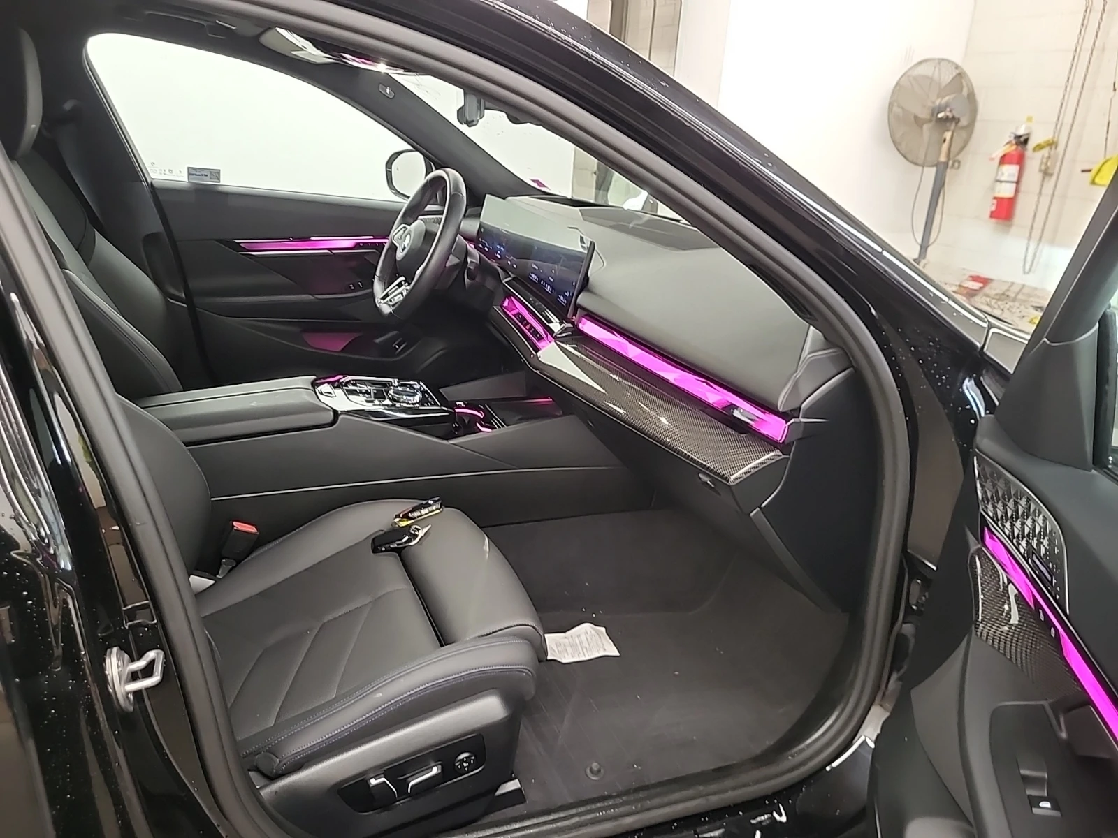 BMW i5 M60 * CARFAX * ЦЕНА ДО БЪЛГАРИЯ - изображение 9