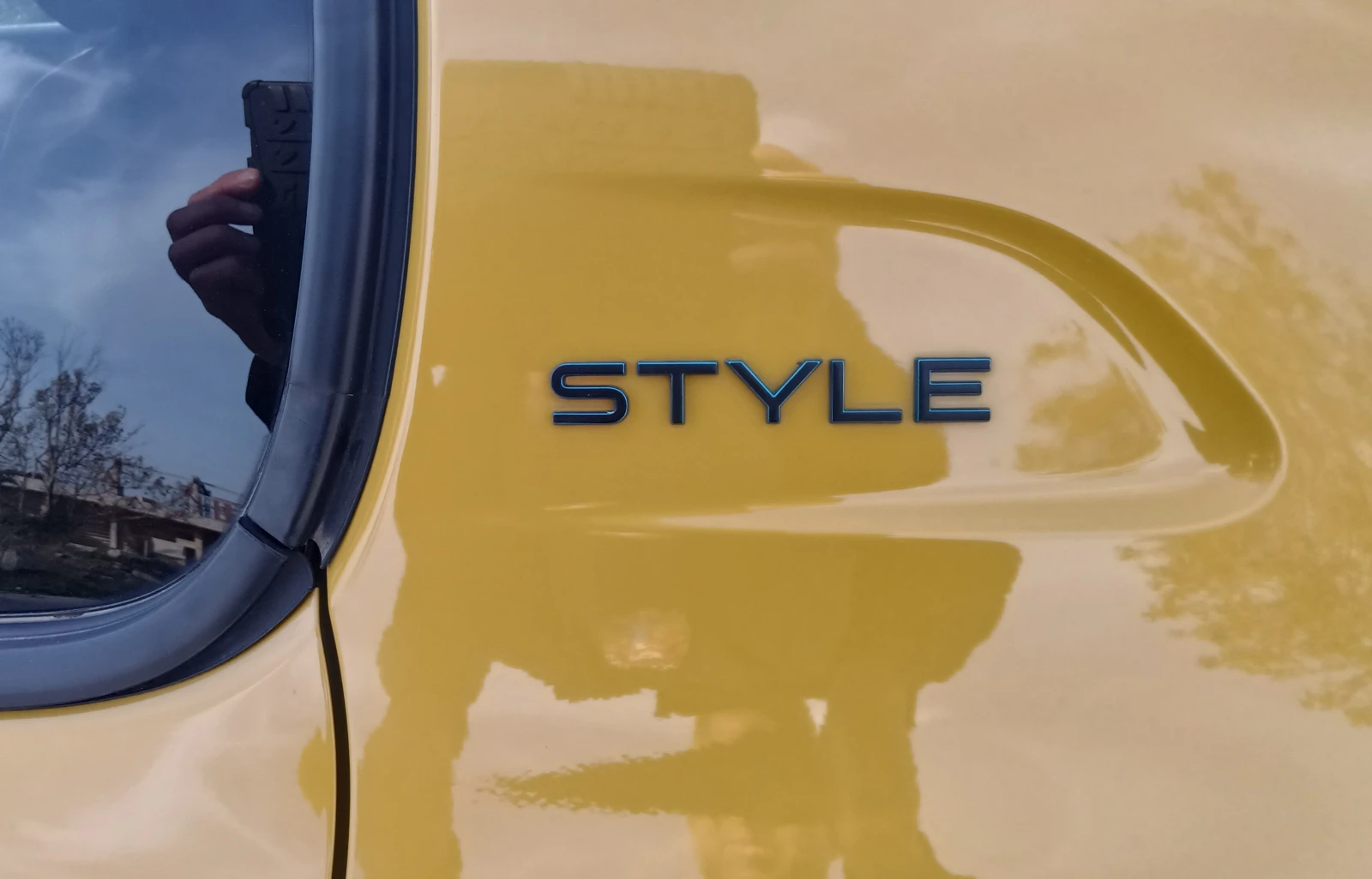 Peugeot 208  - изображение 9