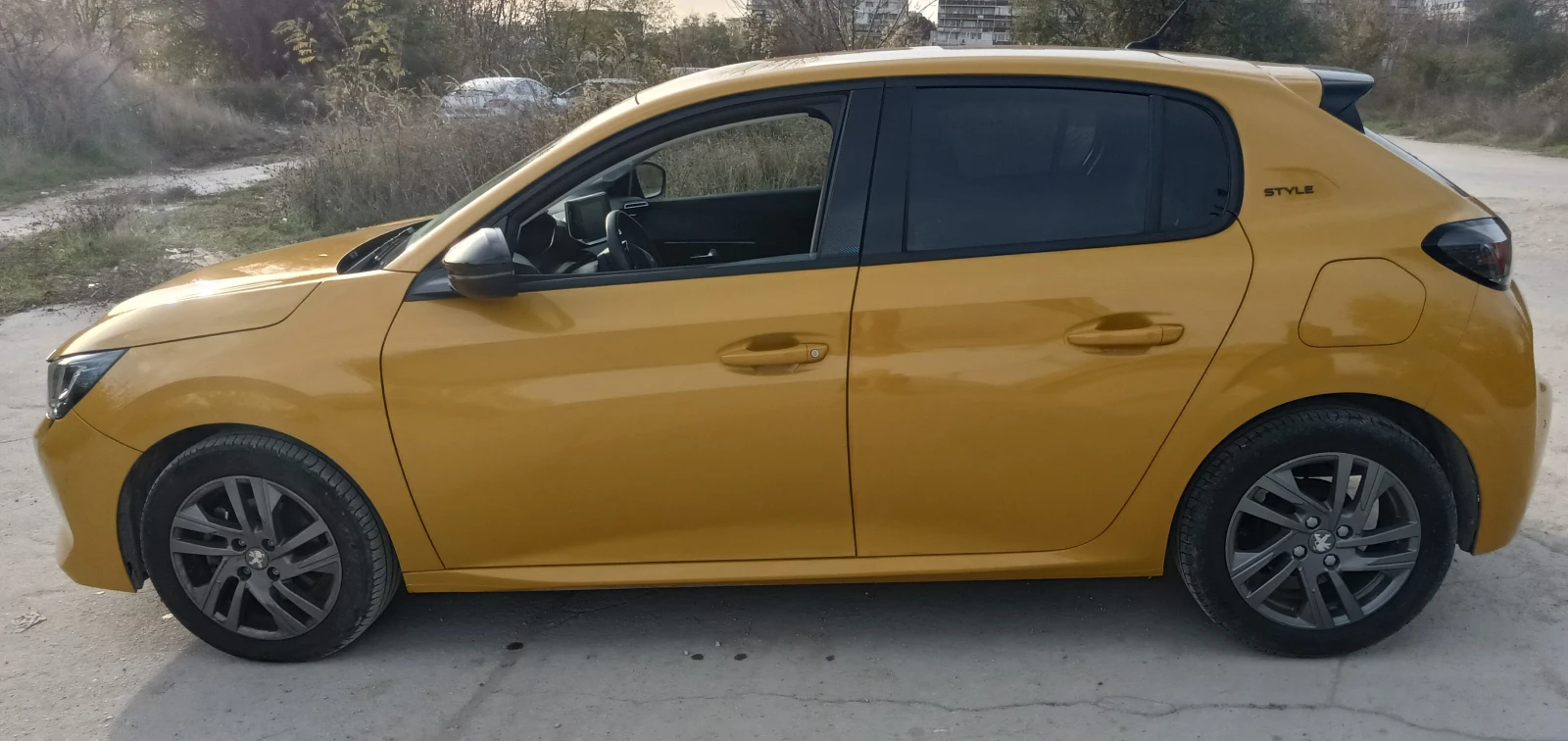 Peugeot 208  - изображение 7