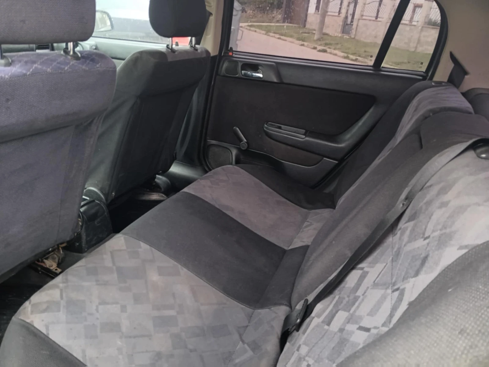 Opel Astra 1.4 - изображение 6