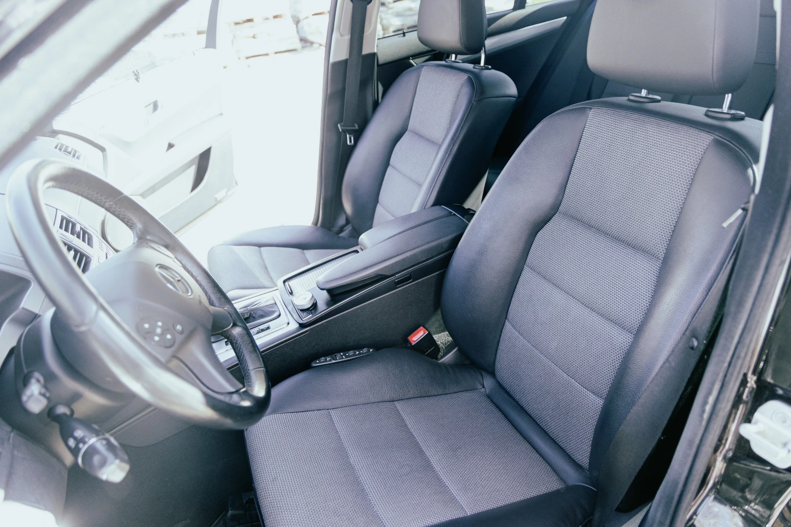 Mercedes-Benz C 350 4-matic, снимка 9 - Автомобили и джипове - 53756467