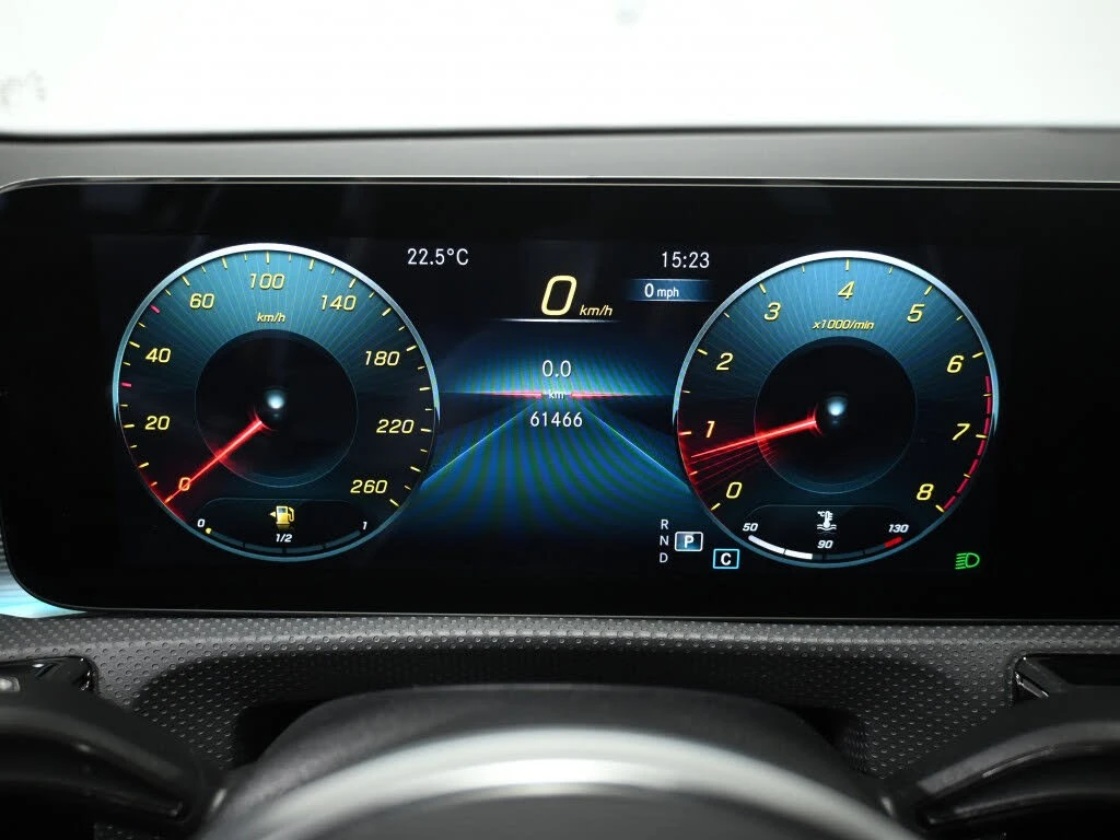 Mercedes-Benz A 220 * АвтоКредит * (ЦЕНА ДО БГ), снимка 13 - Автомобили и джипове - 53999514