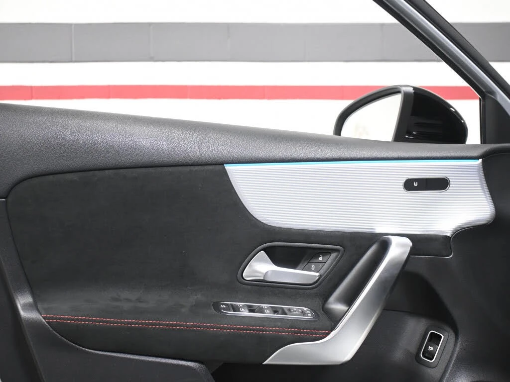 Mercedes-Benz A 220 * АвтоКредит * (ЦЕНА ДО БГ), снимка 15 - Автомобили и джипове - 53999514