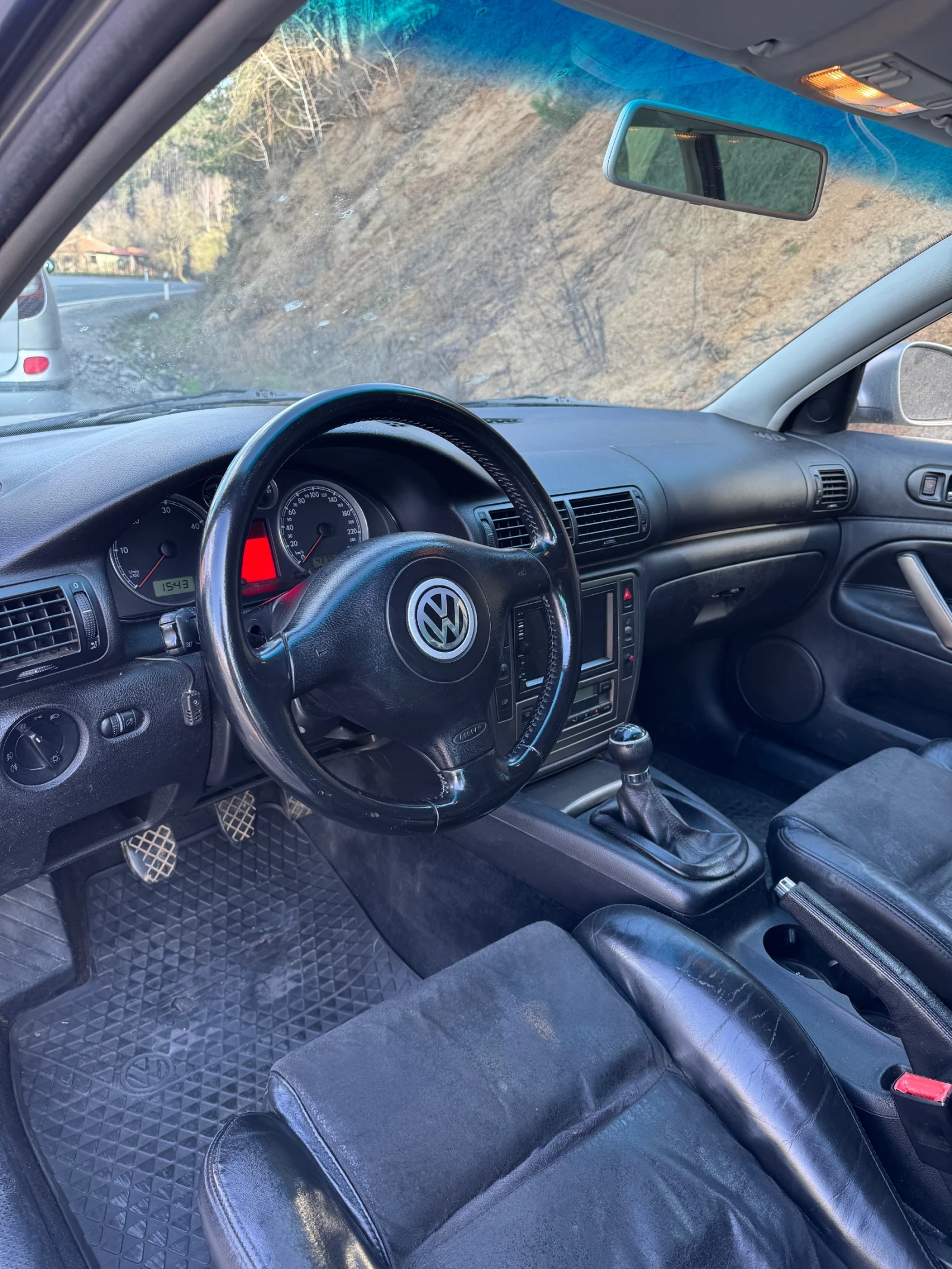 VW Passat 1.9TDI, снимка 13 - Автомобили и джипове - 54096653