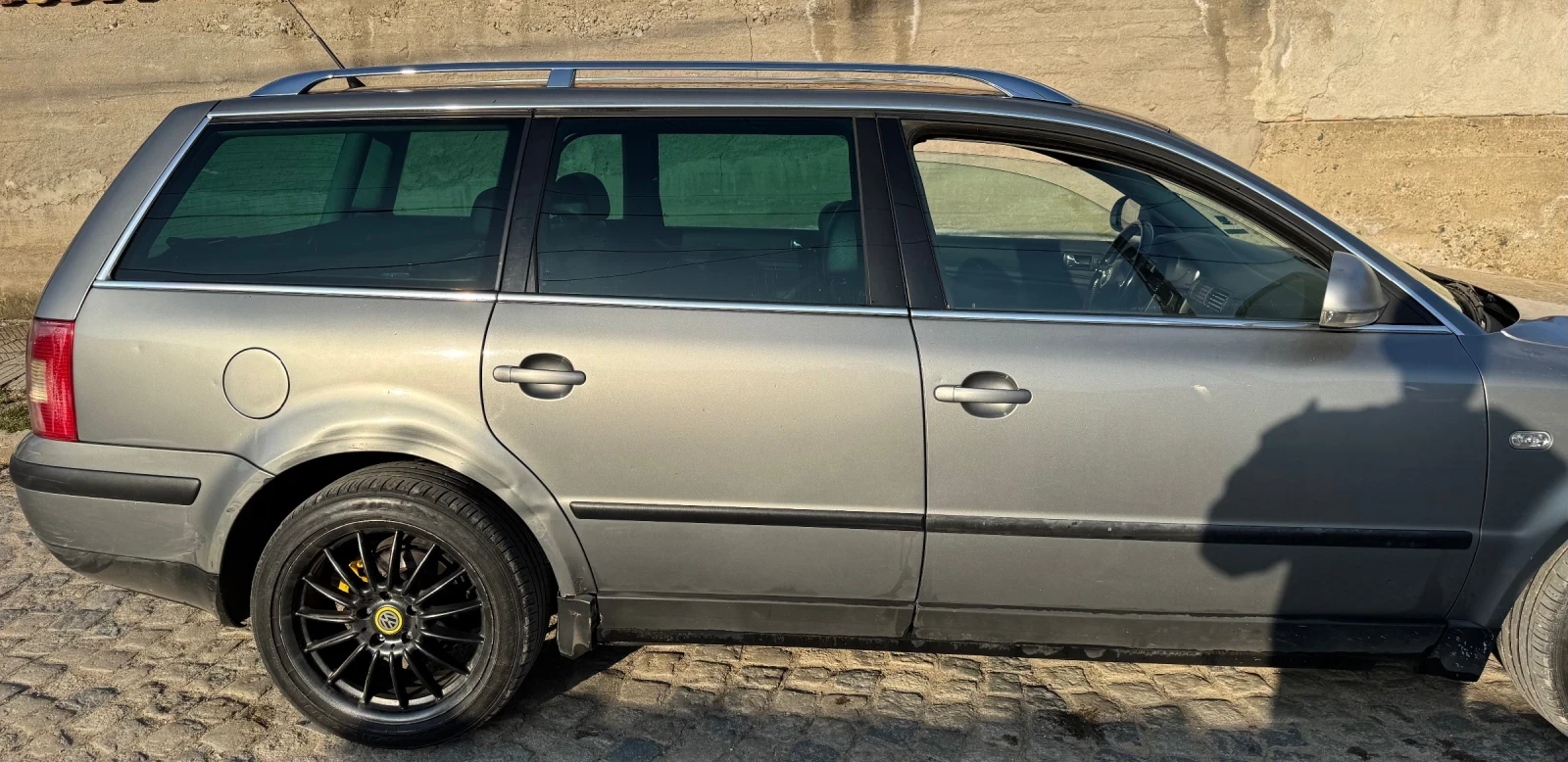 VW Passat 1.9TDI, снимка 9 - Автомобили и джипове - 54096653