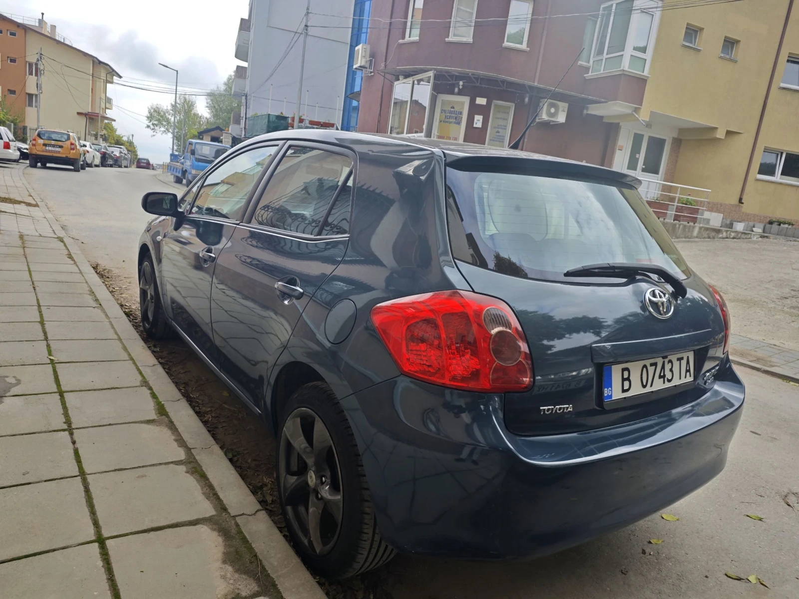 Toyota Auris 2.0 D4D, снимка 3 - Автомобили и джипове - 54510205