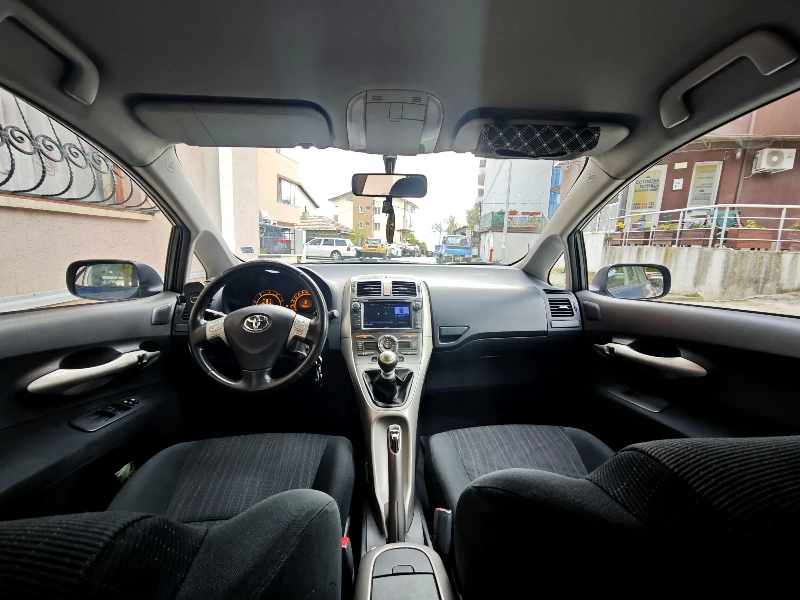 Toyota Auris 2.0 D4D, снимка 6 - Автомобили и джипове - 54510205