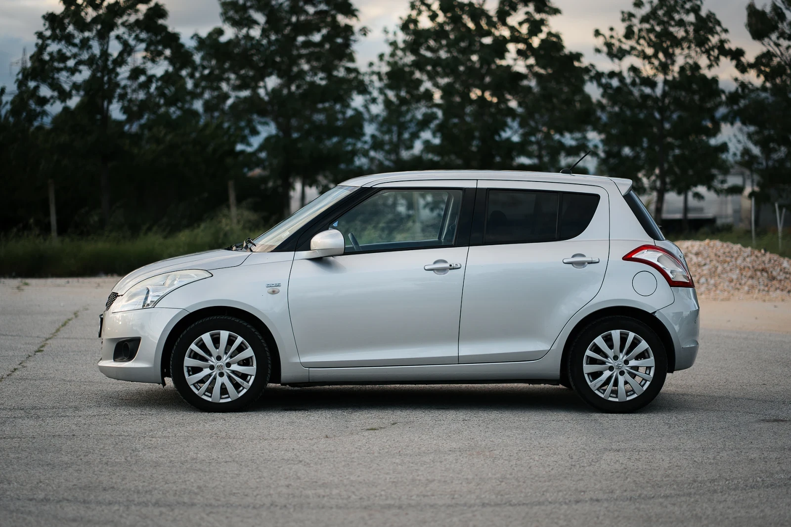 Suzuki Swift 1.3 DDIS , снимка 6 - Автомобили и джипове - 54607400