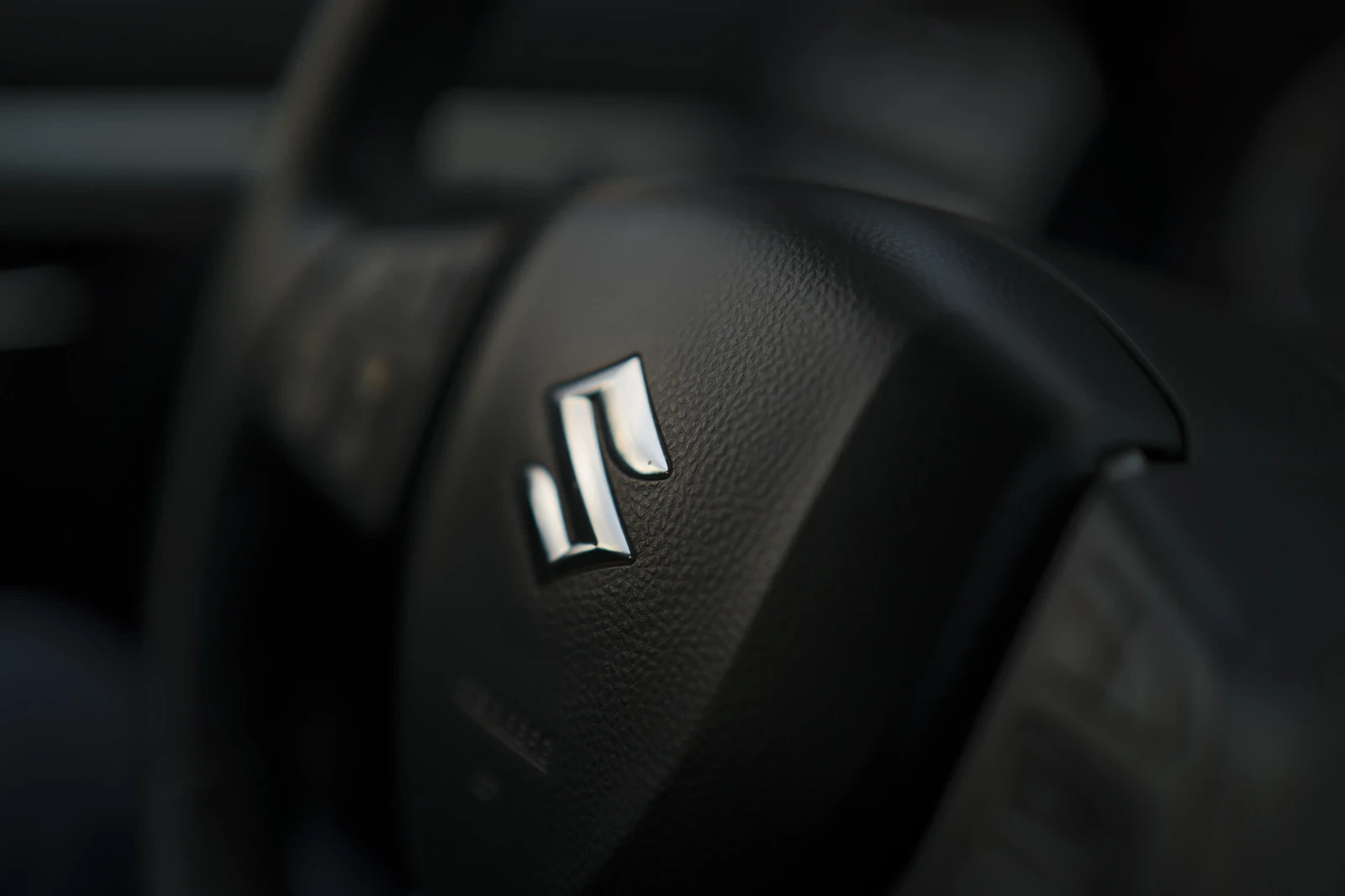Suzuki Swift 1.3 DDIS , снимка 11 - Автомобили и джипове - 54607400