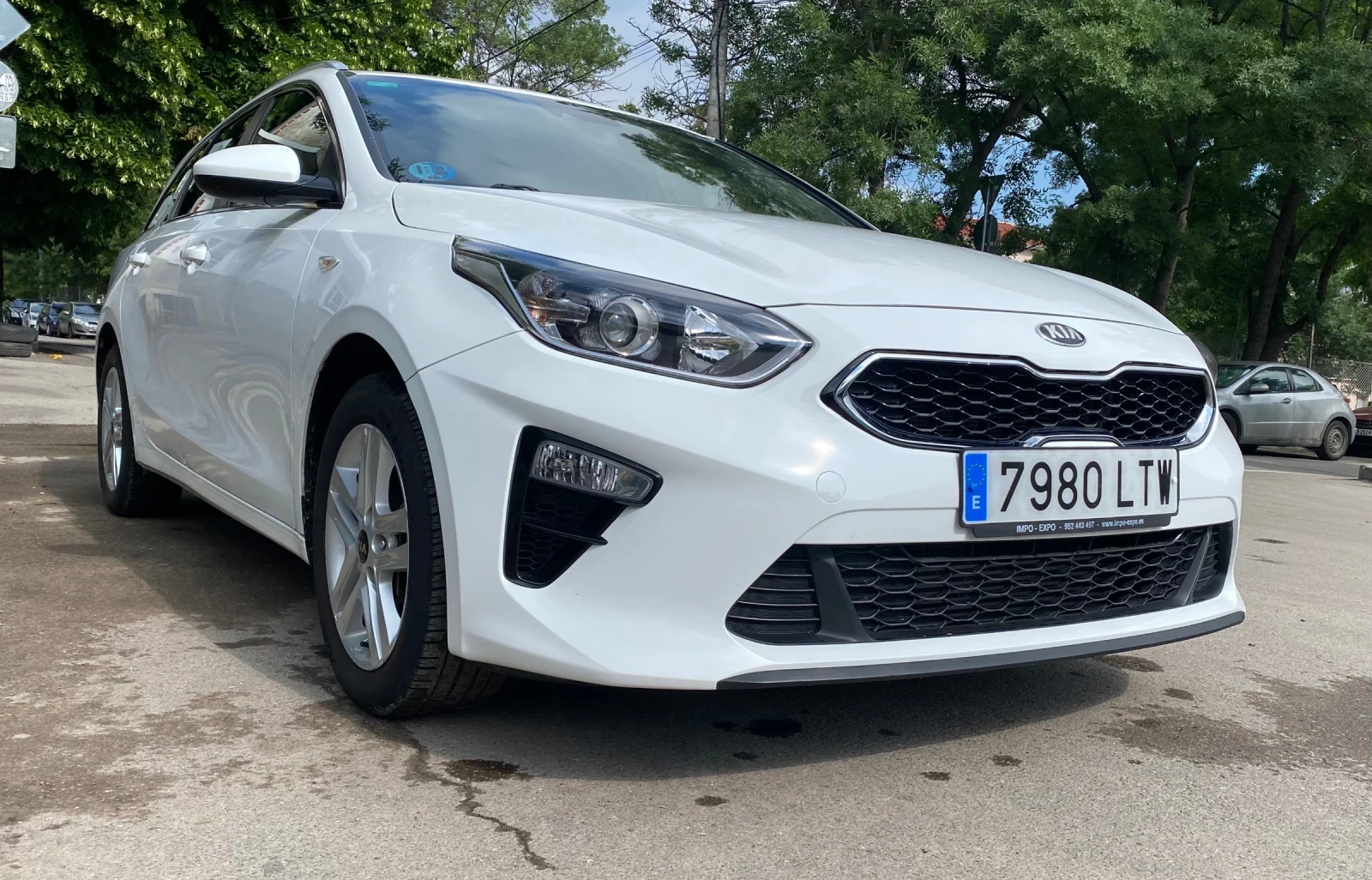 Kia Ceed 1.6 дизел MILD HIBRID, снимка 4 - Автомобили и джипове - 54806577