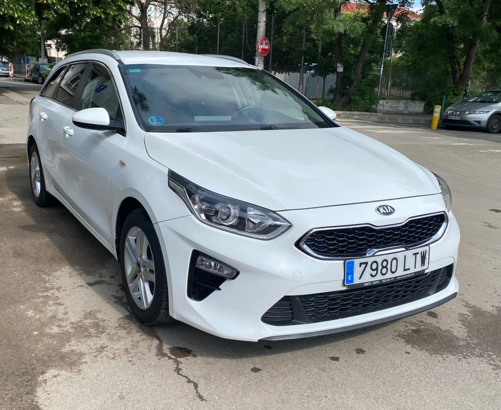Kia Ceed 1.6 дизел MILD HIBRID, снимка 3 - Автомобили и джипове - 54806577