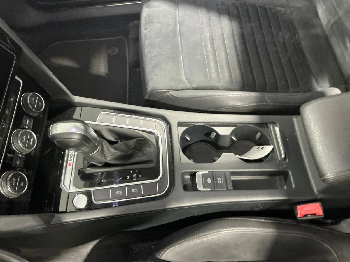 VW Passat 2.0 TDI Carat 4Motion, снимка 5 - Автомобили и джипове - 55070573