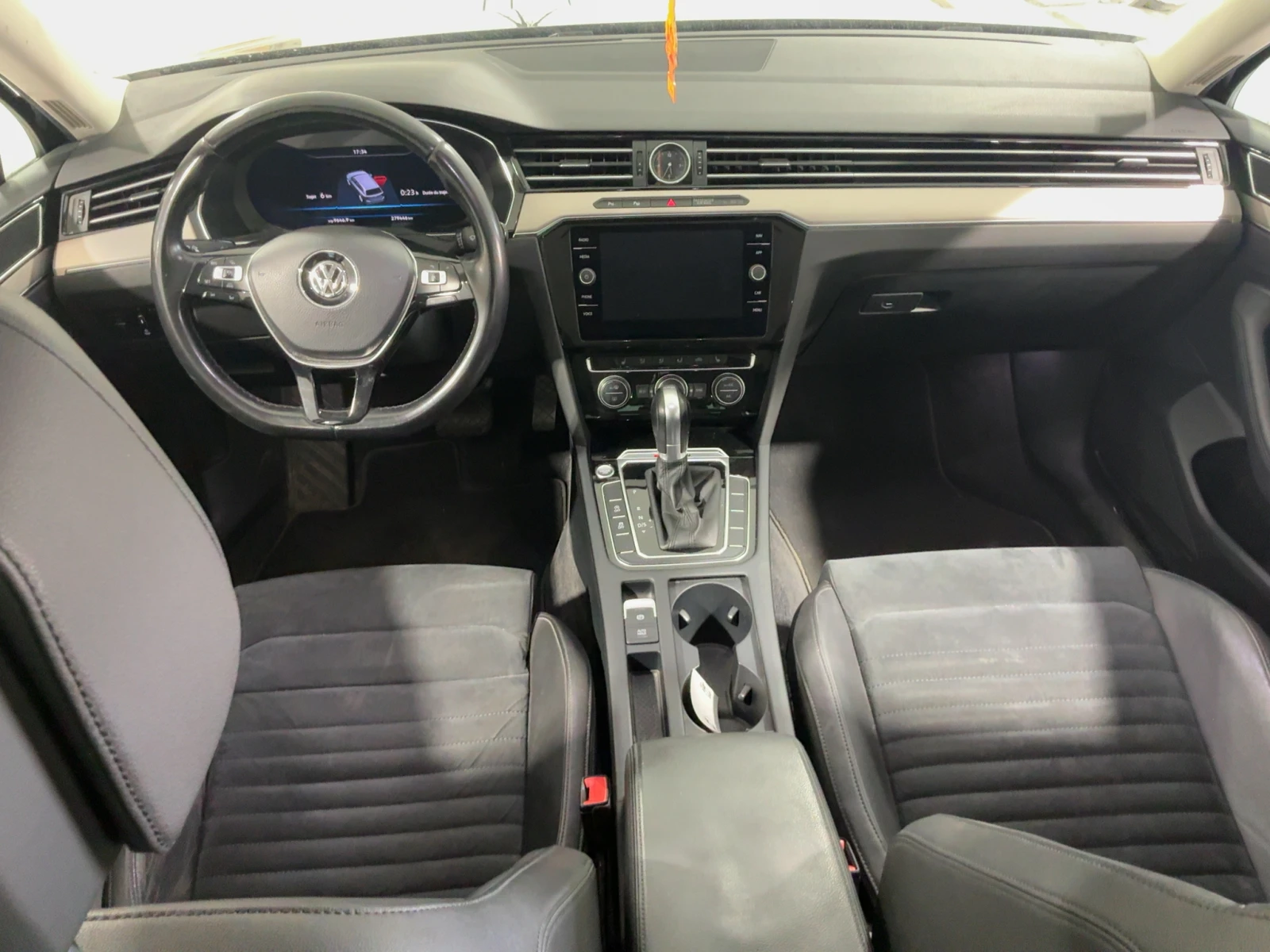VW Passat 2.0 TDI Carat 4Motion, снимка 3 - Автомобили и джипове - 55070573