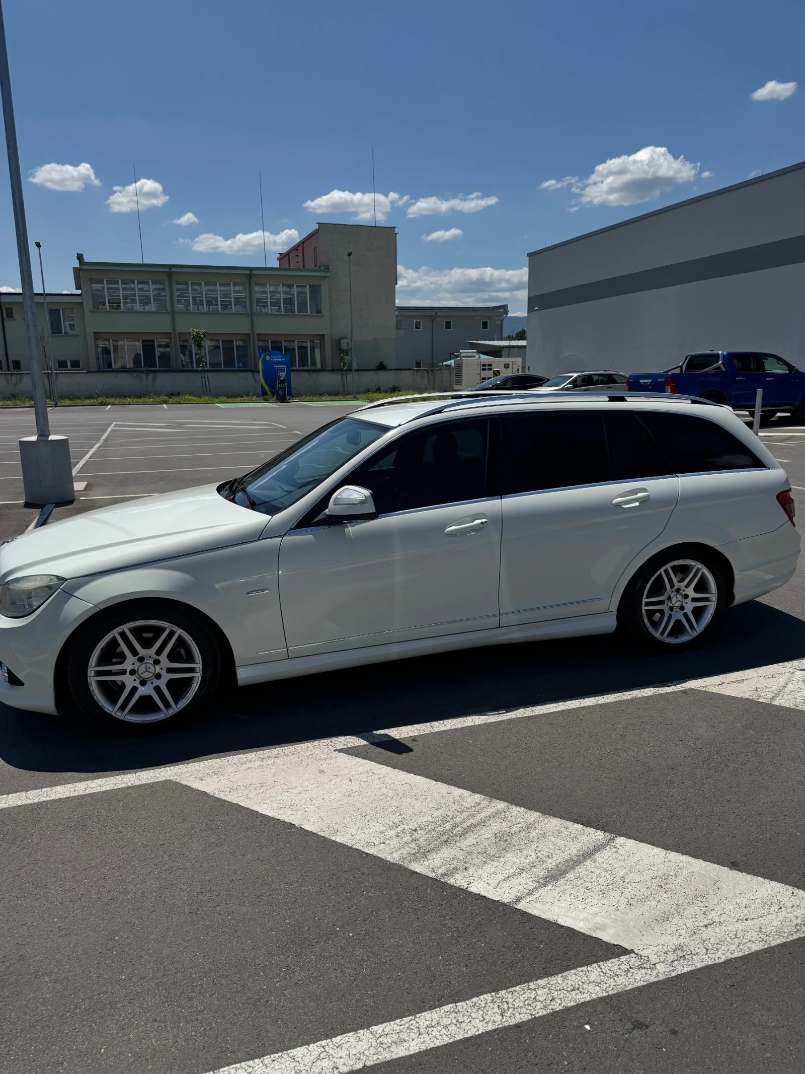 Mercedes-Benz C 180, снимка 3 - Автомобили и джипове - 55434266
