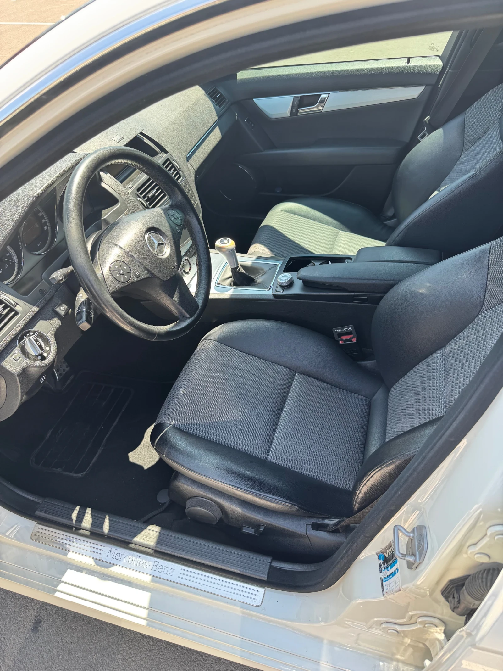 Mercedes-Benz C 180, снимка 10 - Автомобили и джипове - 55434266