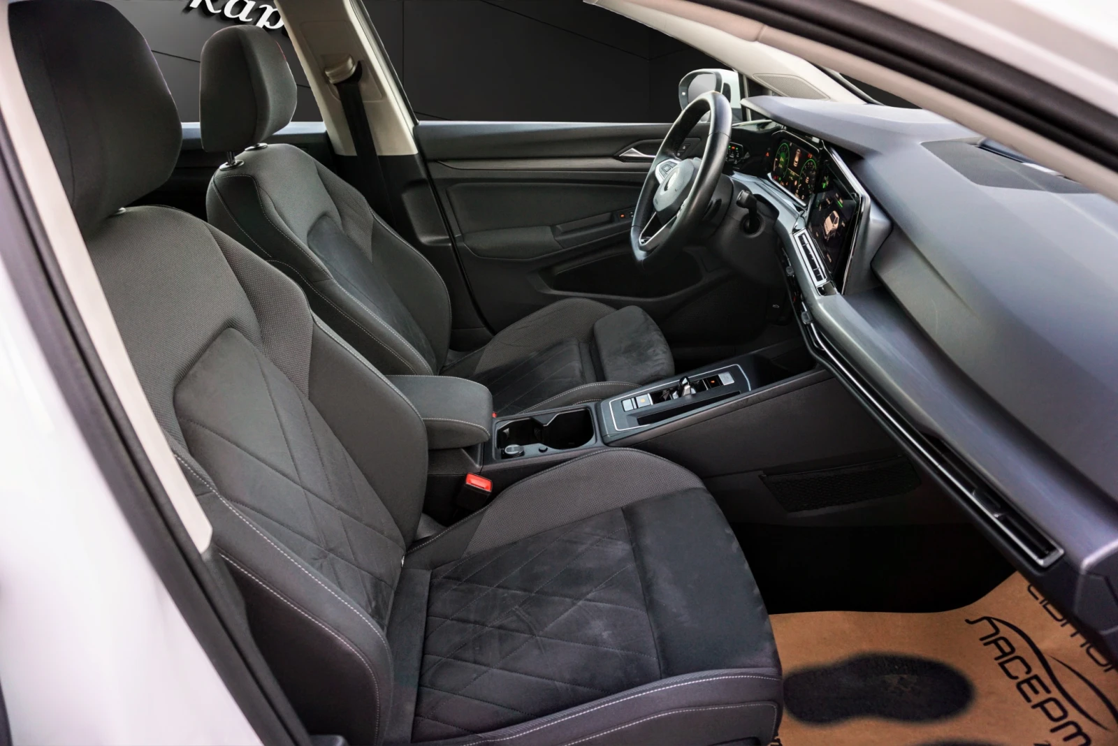 VW Golf 1.5TGI STYLE DSG, снимка 13 - Автомобили и джипове - 55725602