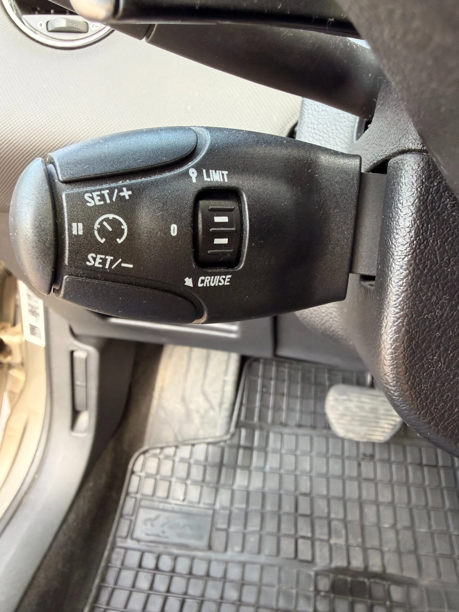 Peugeot 308 1.6 HDI Панорама/ГО/ГТП/Винетка, снимка 12 - Автомобили и джипове - 56332201