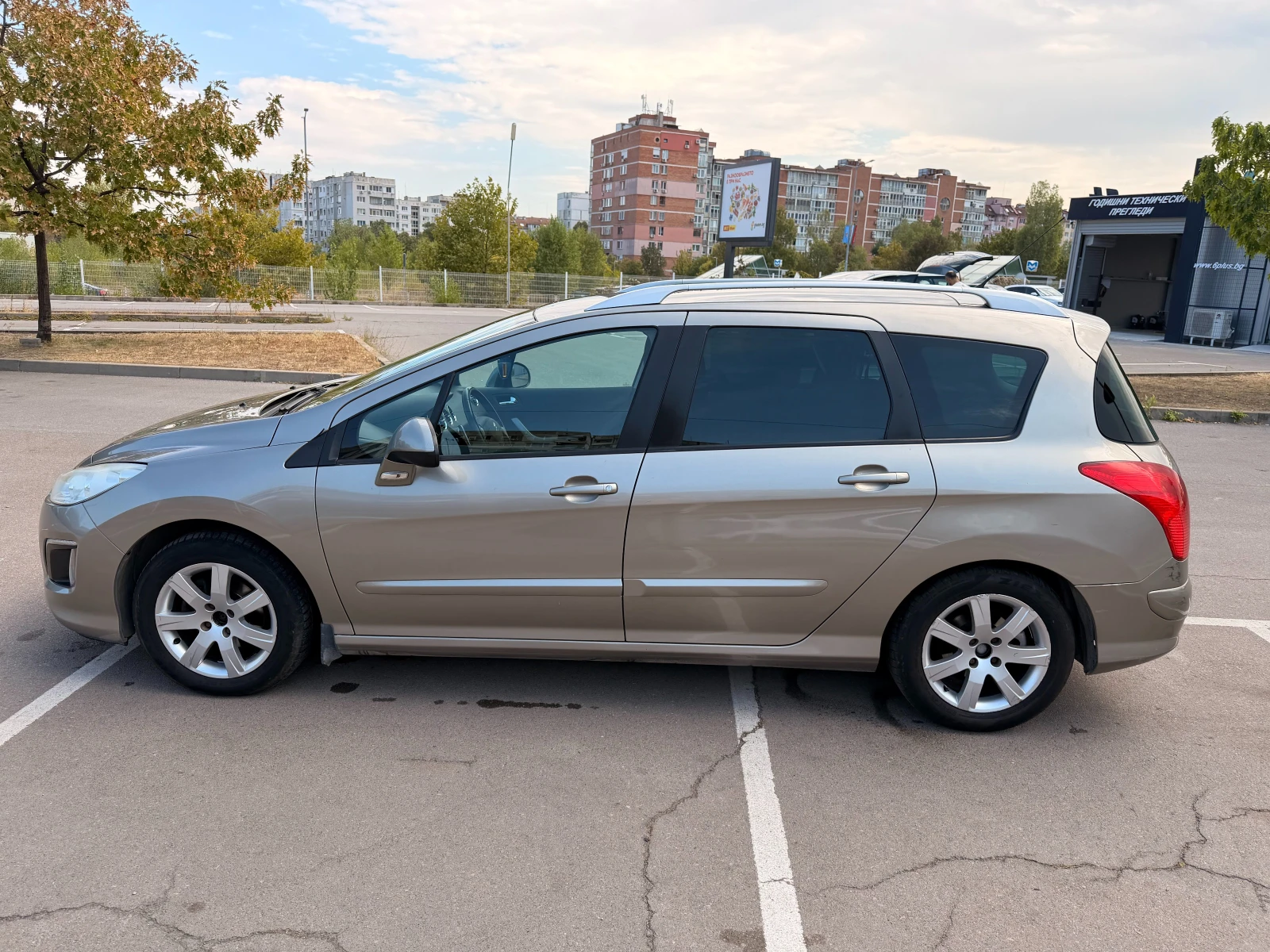 Peugeot 308 1.6 HDI Панорама/ГО/ГТП/Винетка, снимка 3 - Автомобили и джипове - 56332201