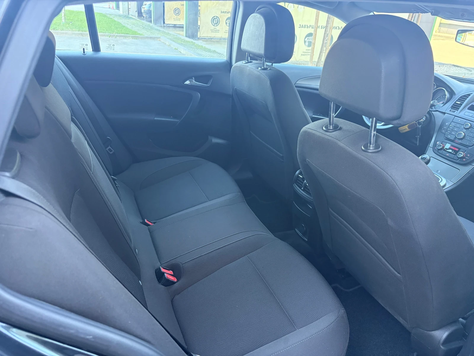 Opel Insignia 2.0 CDTI 130kc, снимка 13 - Автомобили и джипове - 56574138