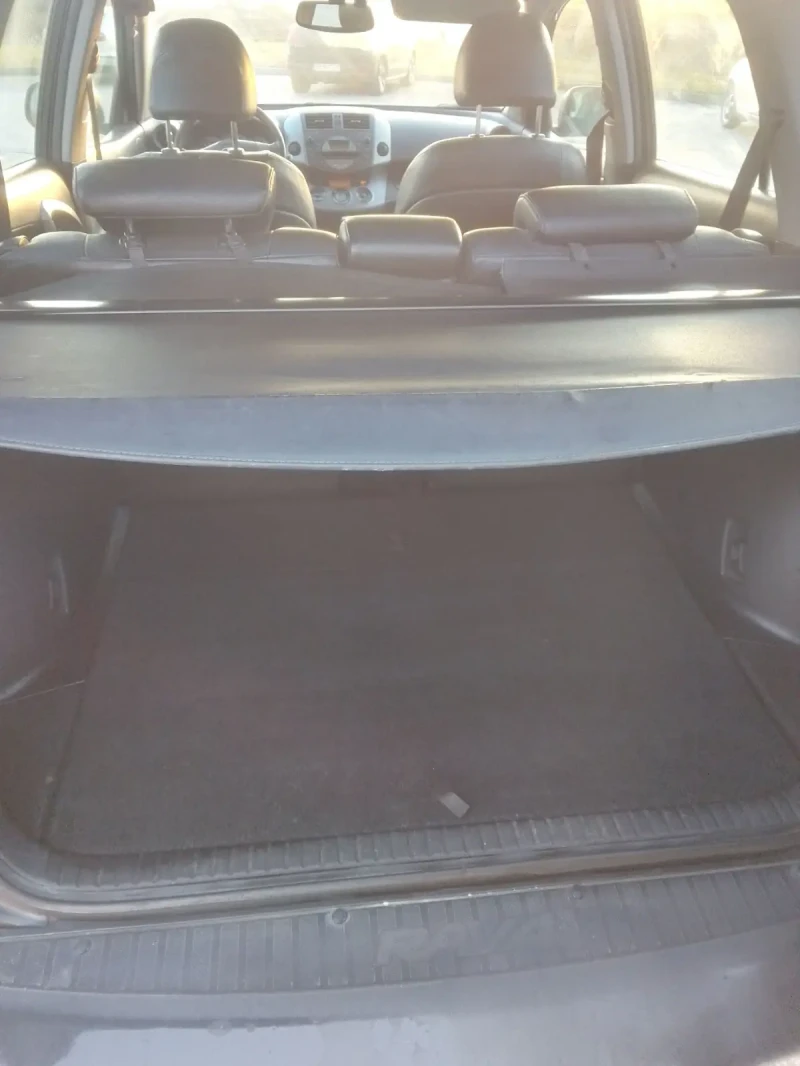 Toyota Rav4 2.2neufeis, снимка 7 - Автомобили и джипове - 53167496