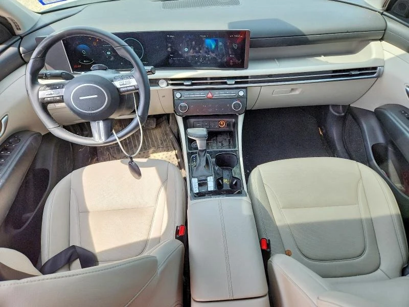 Hyundai Tucson, снимка 8 - Автомобили и джипове - 54760565