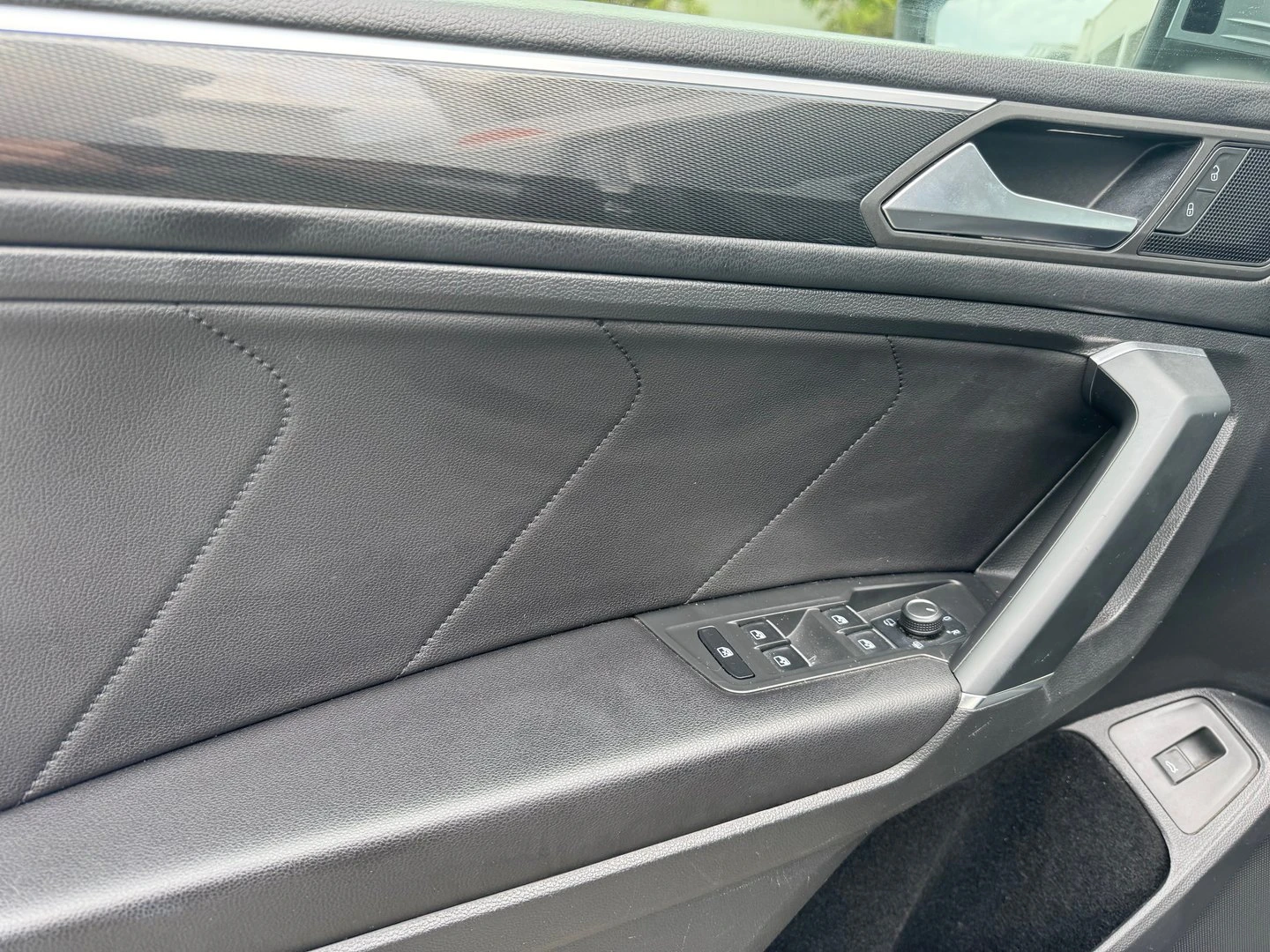 VW Tiguan 2.0 BiTDI SCR DSG 4MO HL - изображение 6