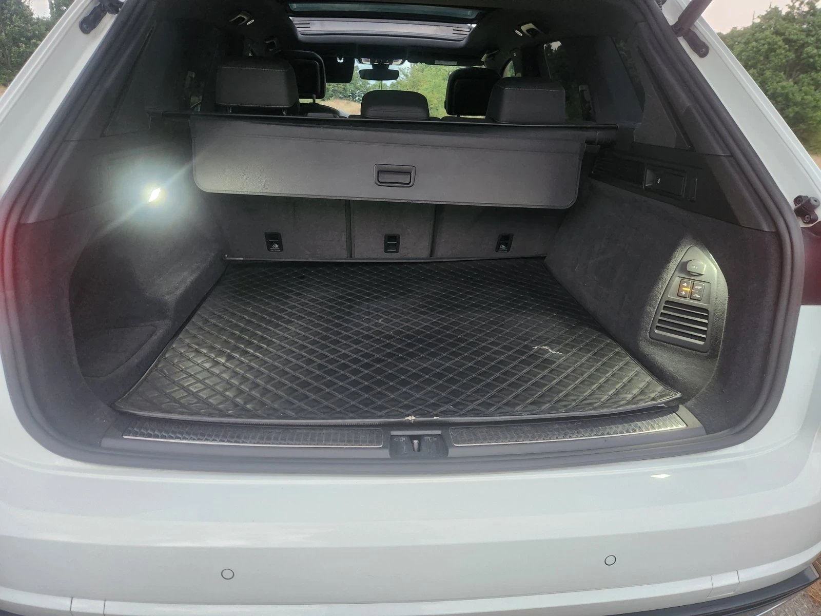 VW Touareg R line   50d BLACK EDITION - изображение 7