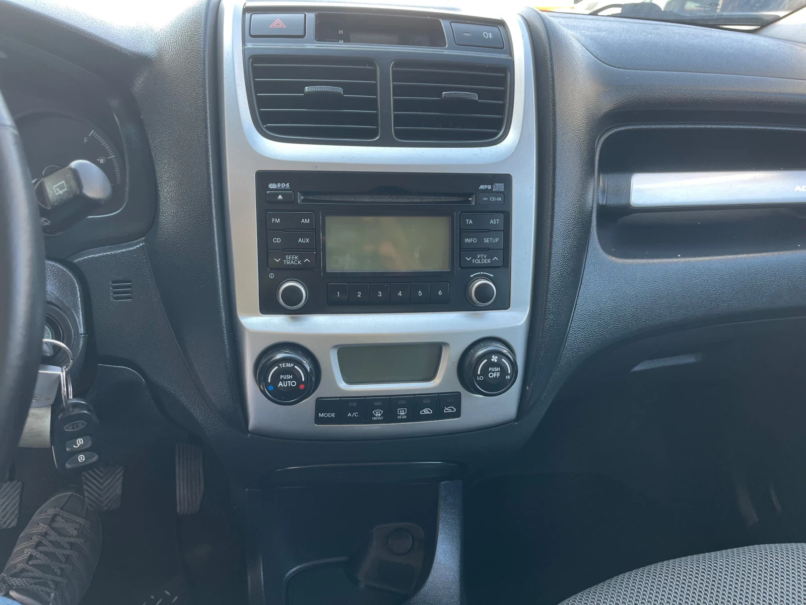 Kia Sportage 2, 0i 140 ps ГАЗ, снимка 11 - Автомобили и джипове - 53745684