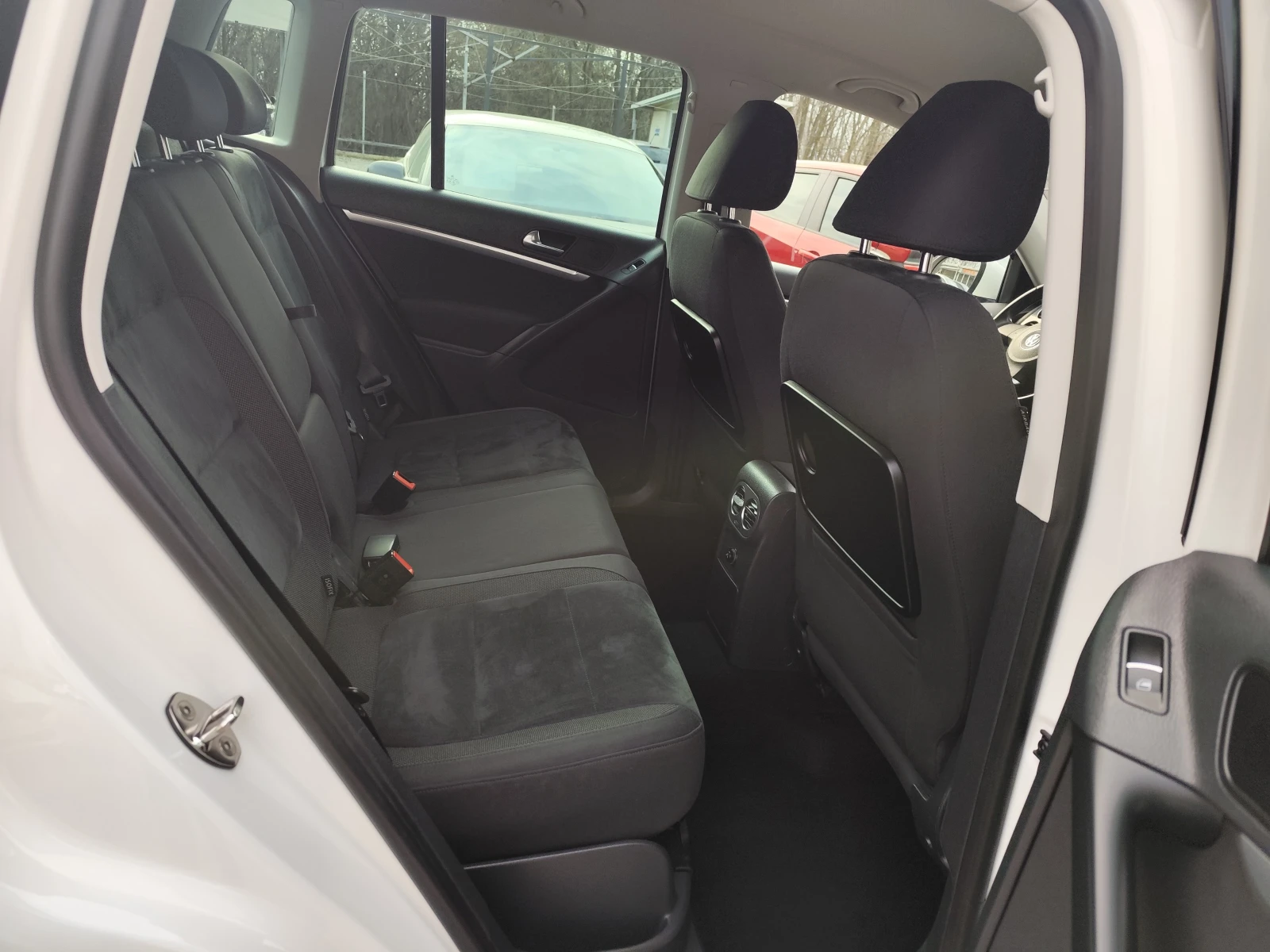 VW Tiguan 1.4TSI* 4MOTION* EURO5B* NAVI* , снимка 11 - Автомобили и джипове - 53870895