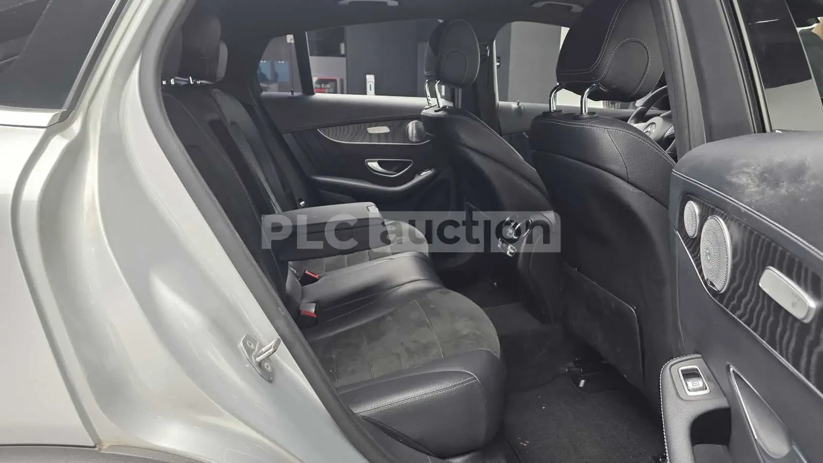 Mercedes-Benz GLC 250 AMG PK* BURMASTER* HEAD-UP* KEYLESS GO* КРАЙНА ЦЕН, снимка 12 - Автомобили и джипове - 54057918